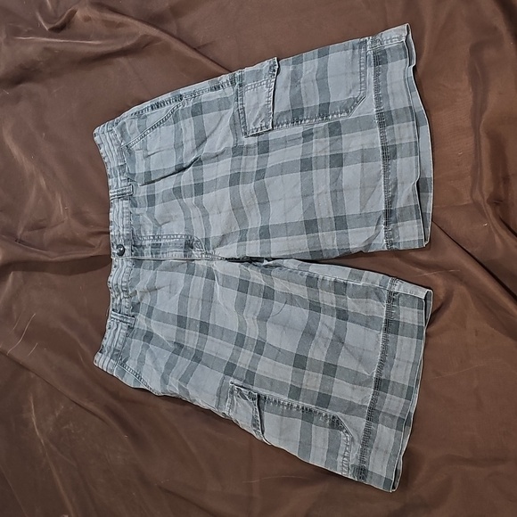 Converse One Star 100% Cotton Distressed Charcoal Gray Plaid Cargo Shorts Size34 - Picture 1 of 5